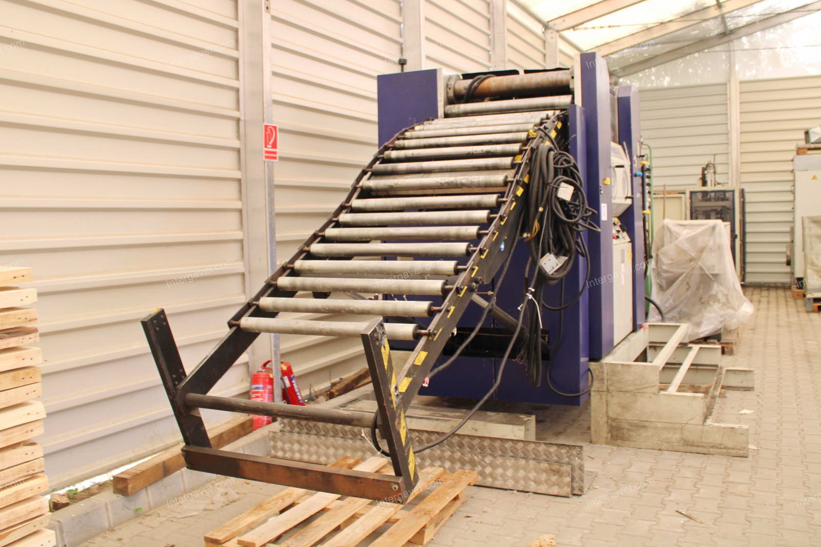 Tekercs egyengető, adagoló és lecsévélő 6