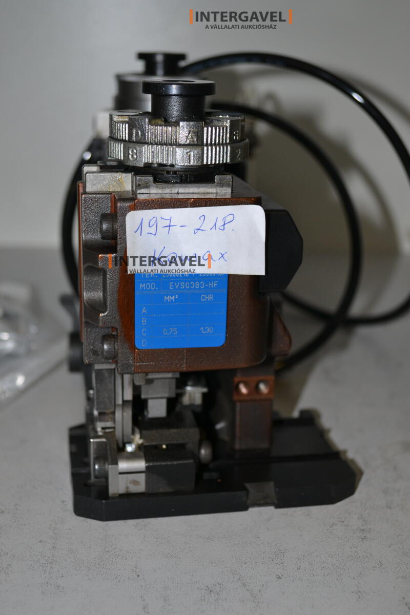 Komax Alpha 530 kábelmegmunkáló gép 18