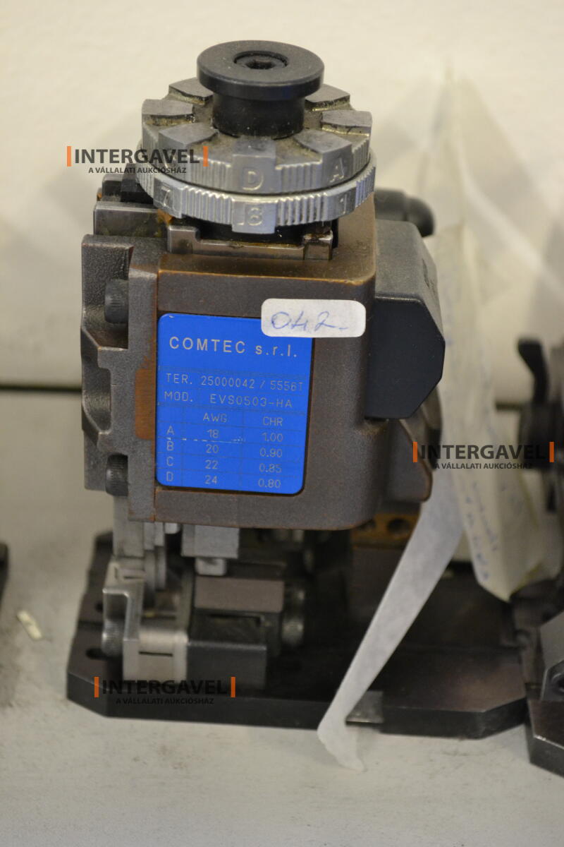 Komax Alpha 530 kábelmegmunkáló gép 23