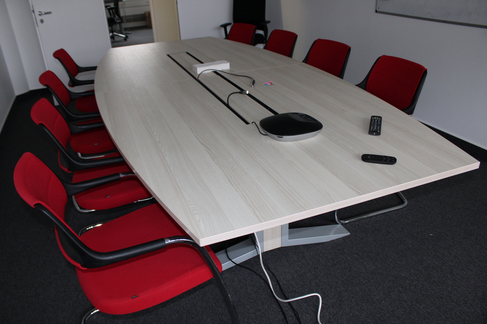 Tárgyalóasztal és székek 3