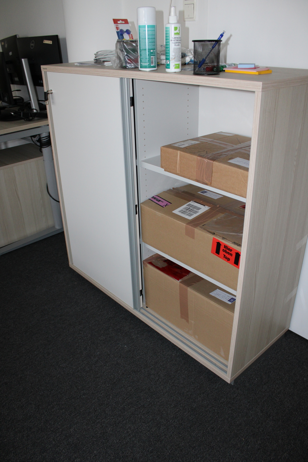 Tolóajtós szekrény 3