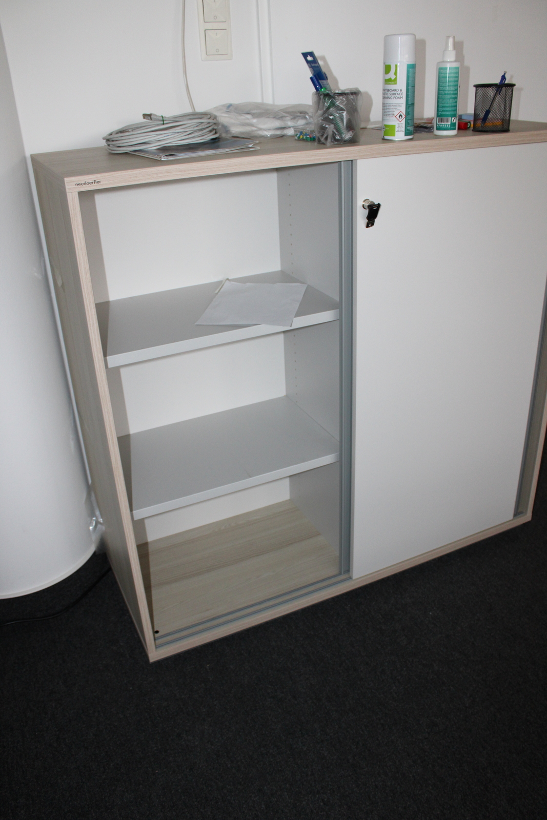 Tolóajtós szekrény 4