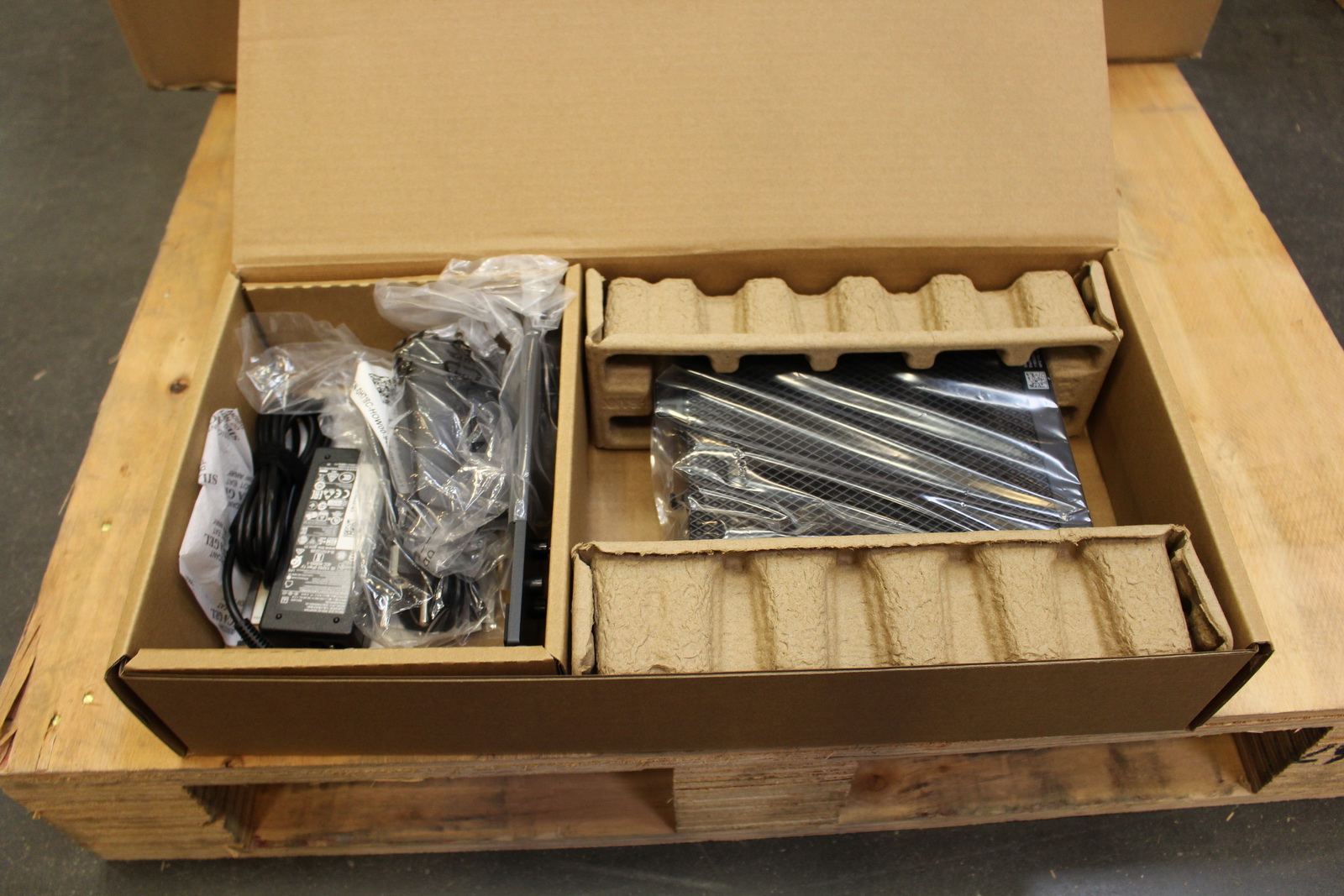 Mini számítógép (Dell Wyse 5070-gyári csomagolásban) 4