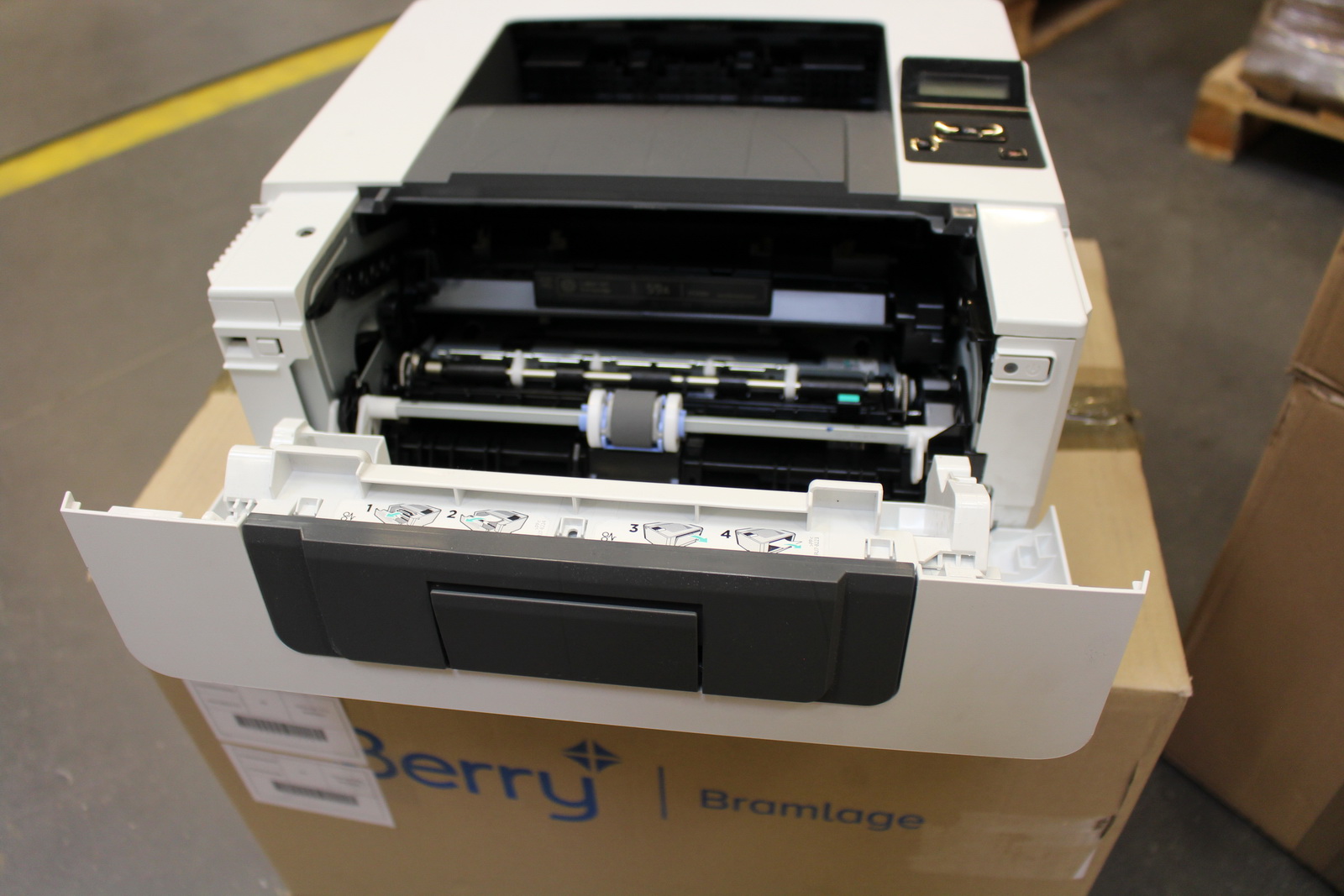 Nyomtató (LaserJetPro M404dn) 2