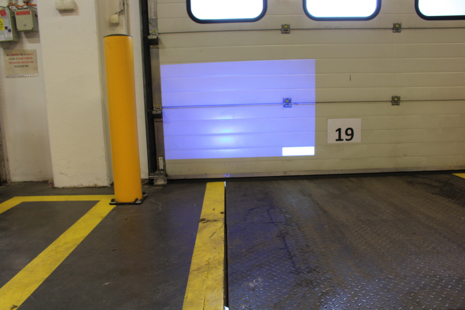 Mitsubishi WD720U projektor 2