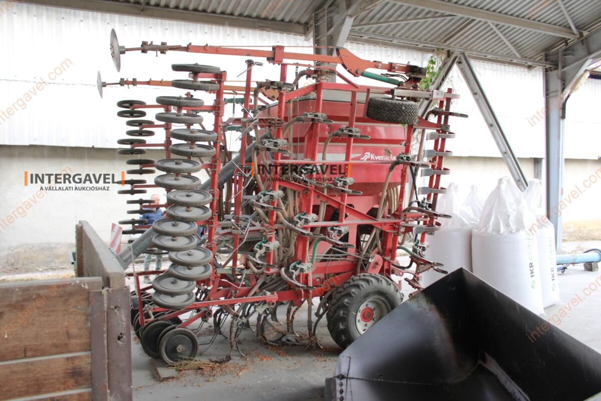 Gabona vetőgép - Kverneland 4