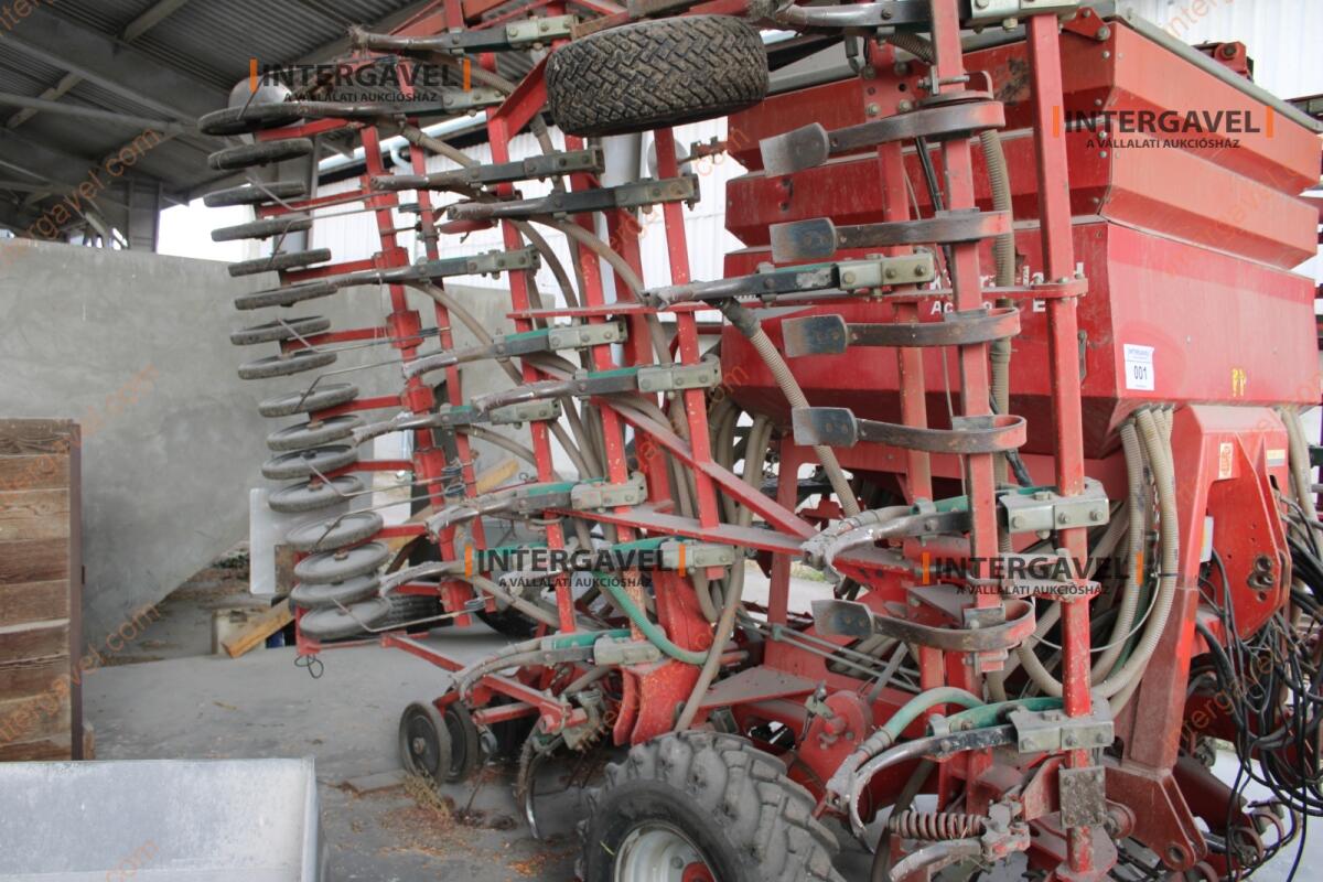 Gabona vetőgép - Kverneland 8