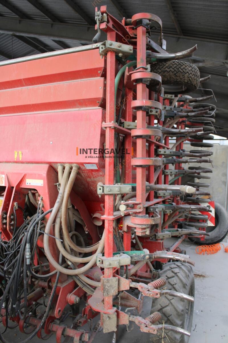 Gabona vetőgép - Kverneland 25