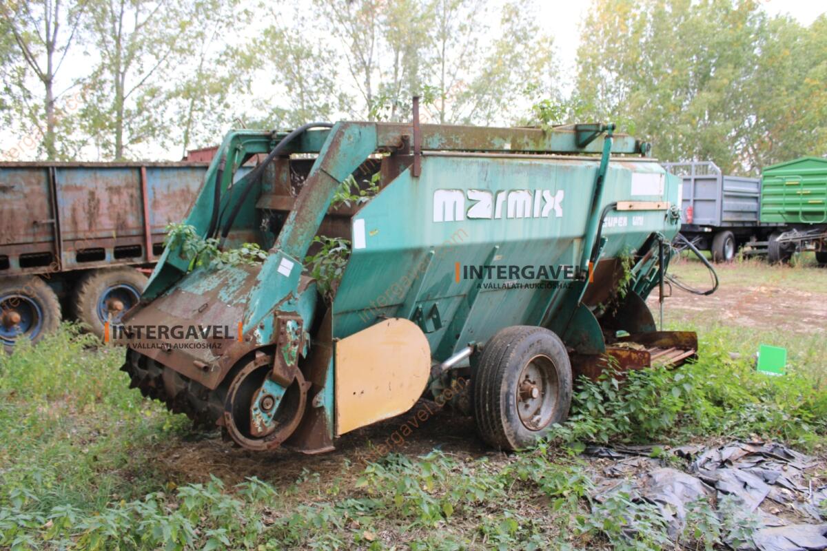 Takarmánykeverő, kiosztókocsi 3