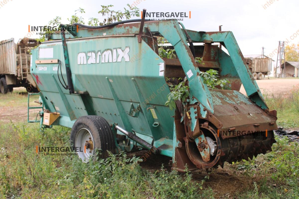 Takarmánykeverő, kiosztókocsi 4