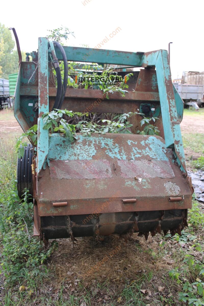 Takarmánykeverő, kiosztókocsi 8