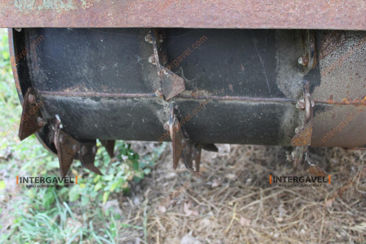 Takarmánykeverő, kiosztókocsi 9