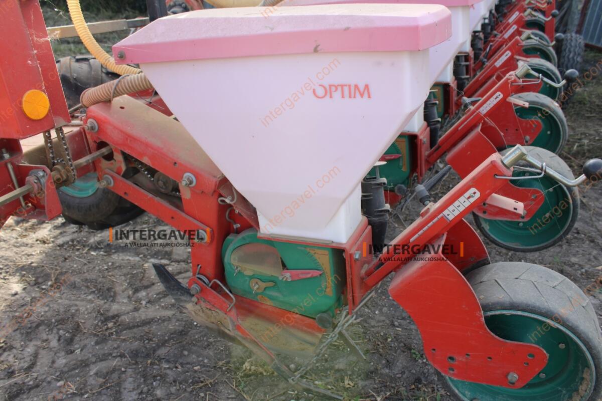 Szemenkénti vetőgép - Kverneland 13