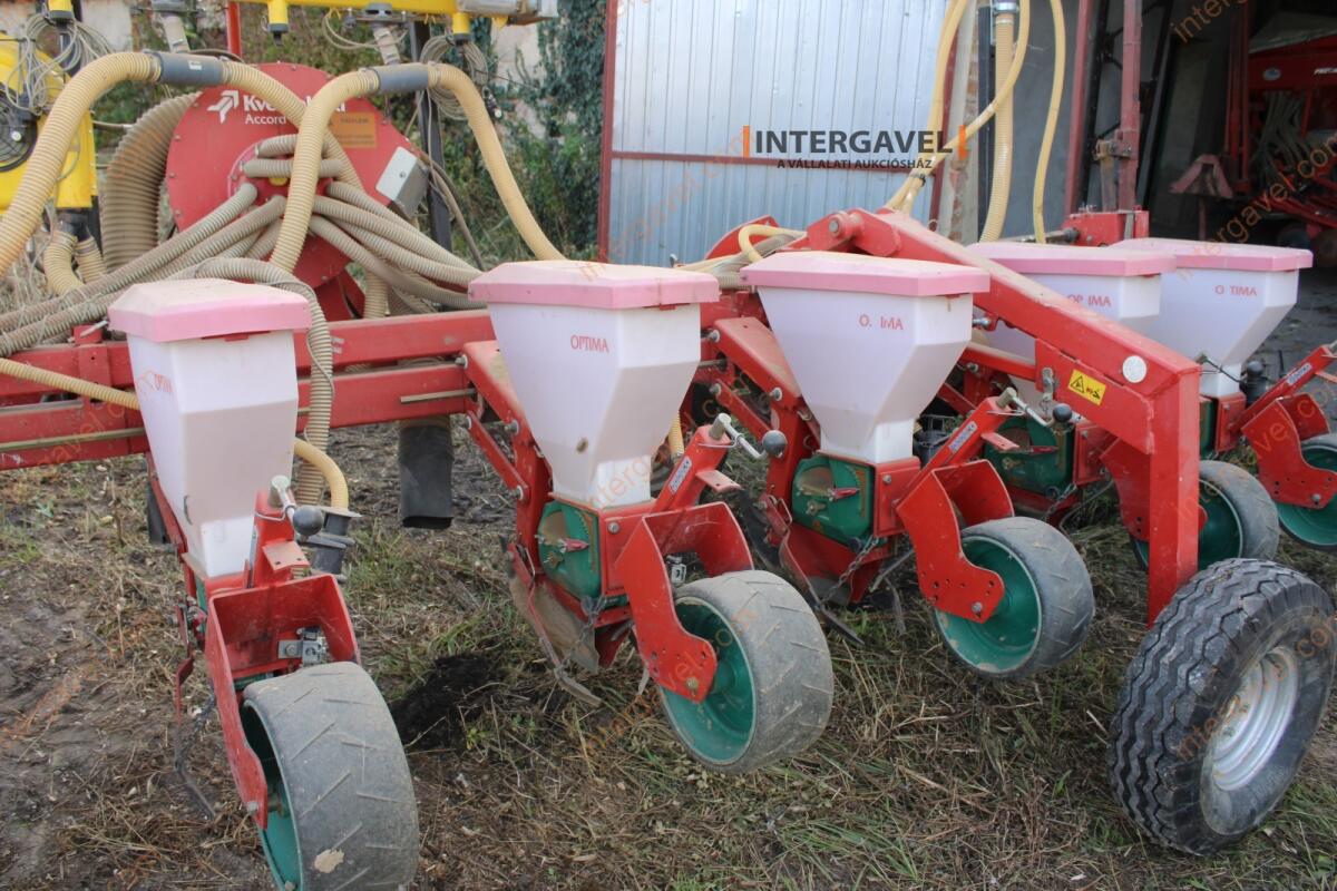 Szemenkénti vetőgép - Kverneland 16