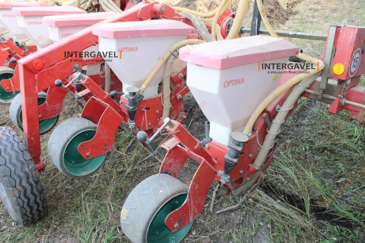 Szemenkénti vetőgép - Kverneland 19