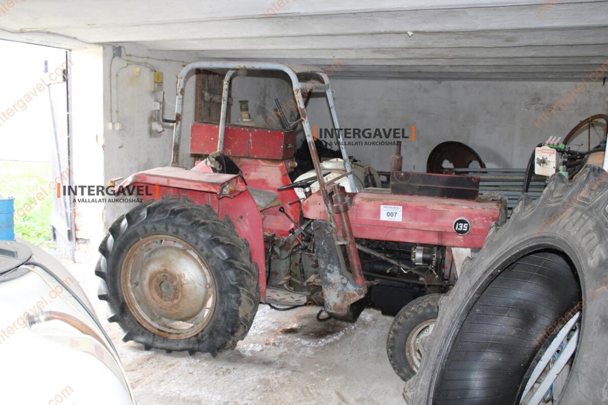 Traktor - Massey Fergusson 2