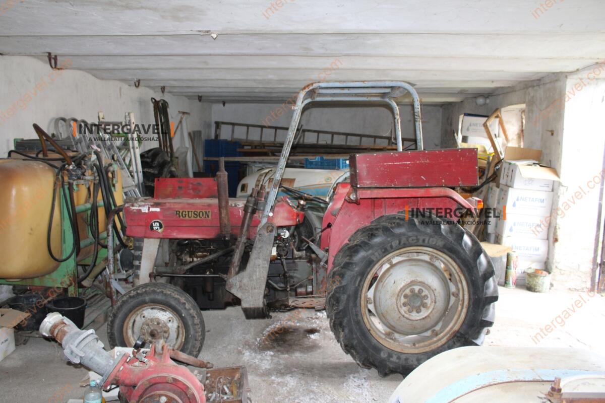 Traktor - Massey Fergusson 6