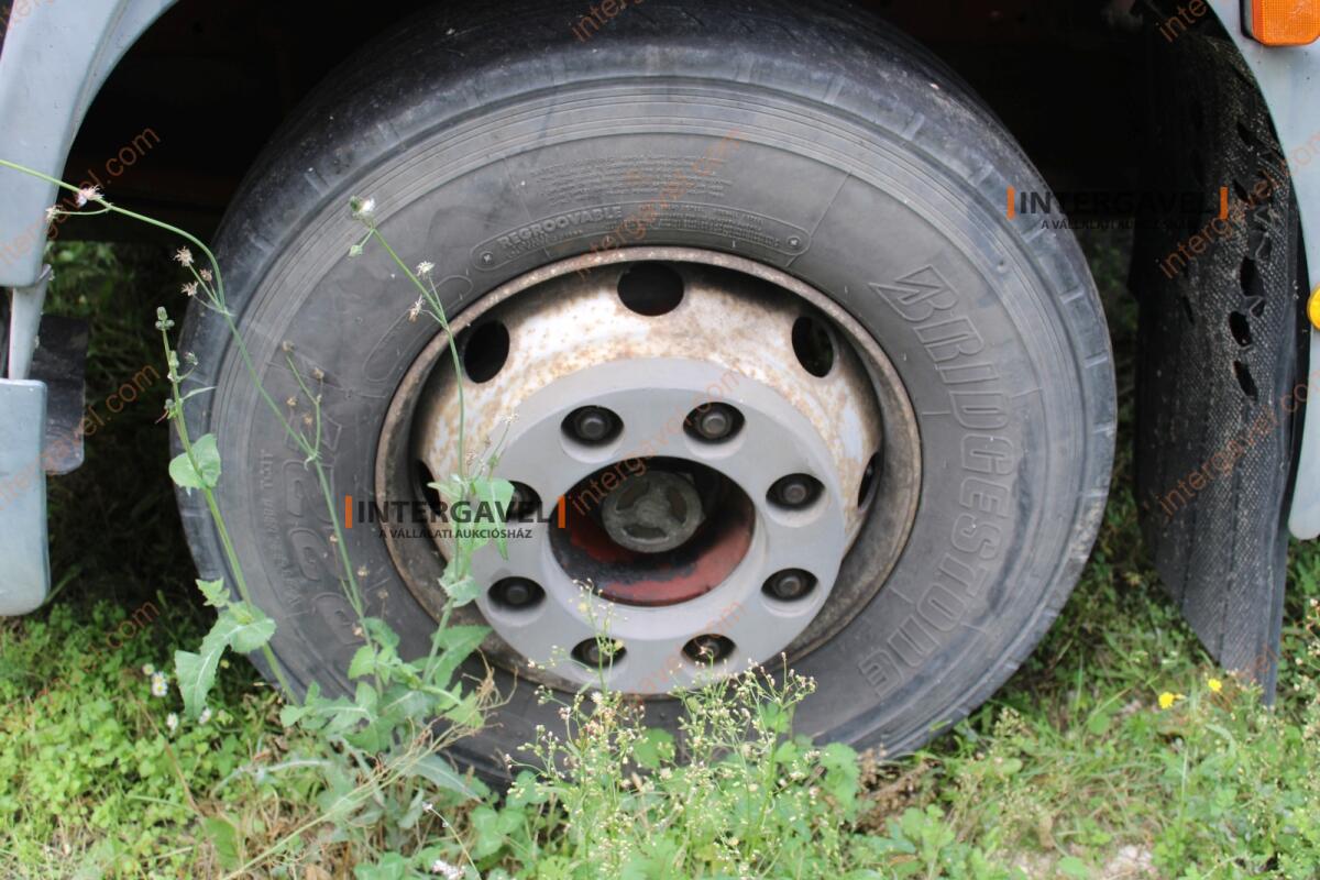 Teherautó - Iveco 8