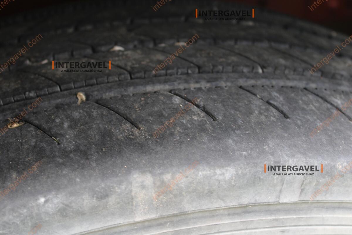 Teherautó - Iveco 9