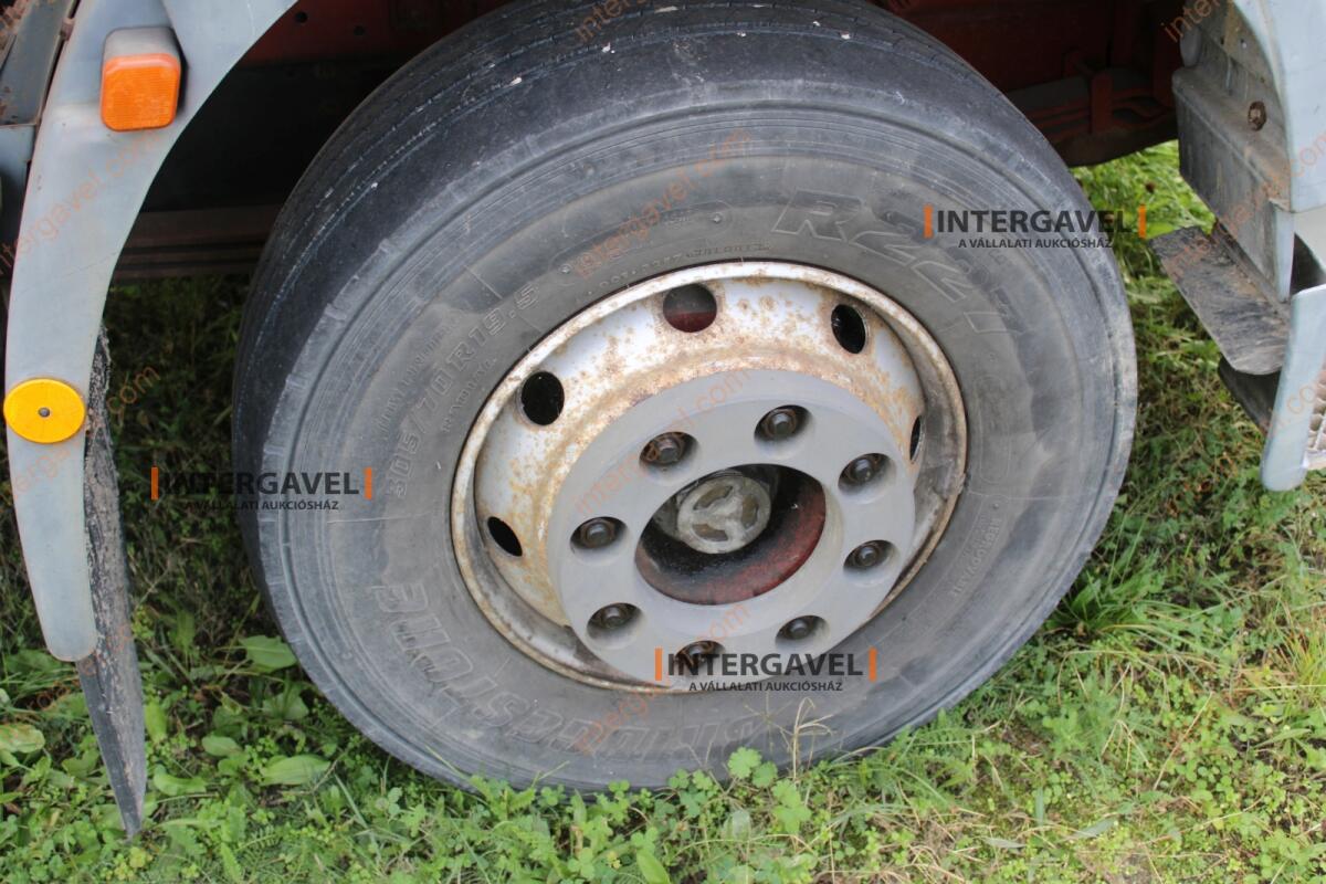 Teherautó - Iveco 25