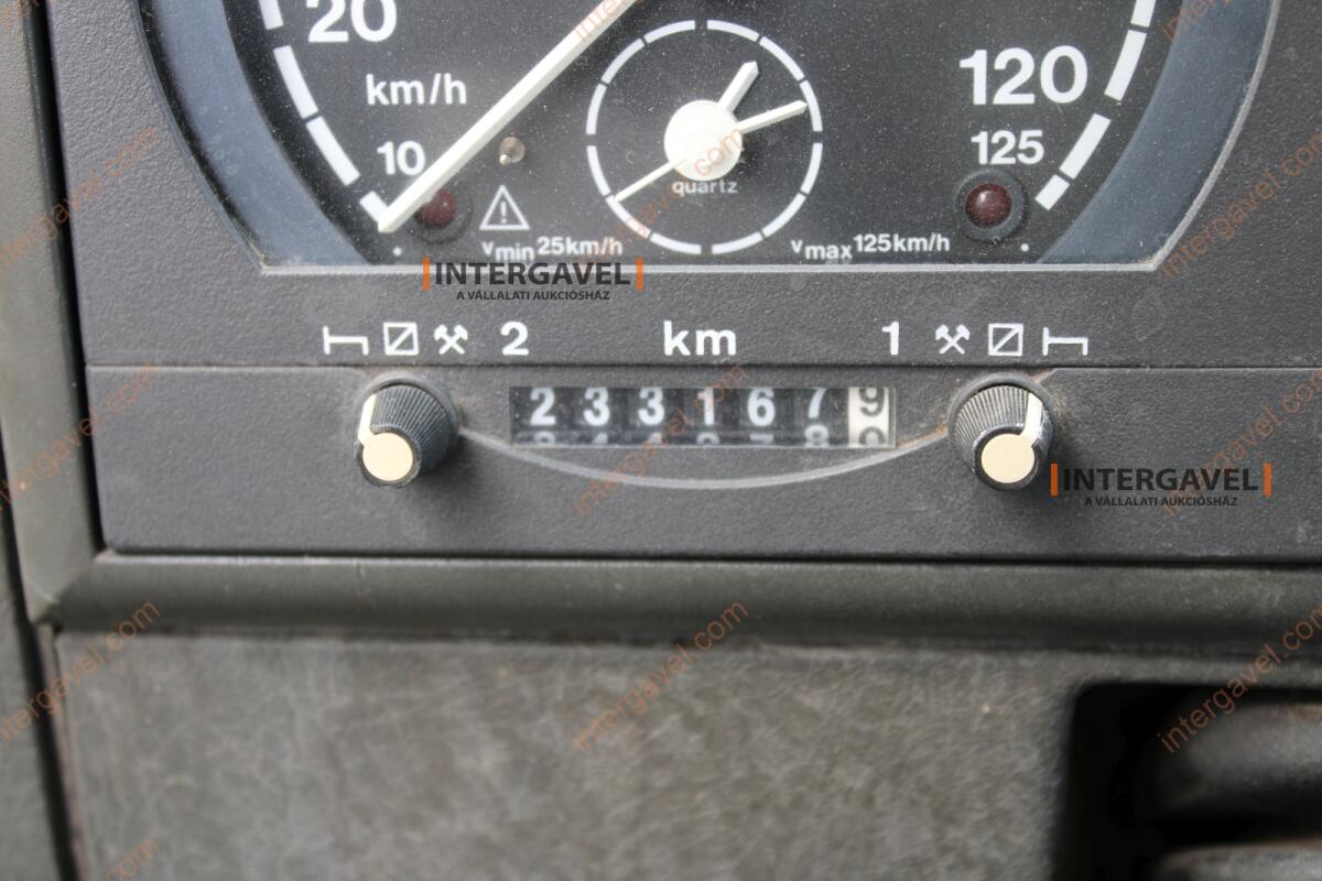 Teherautó - Iveco 32