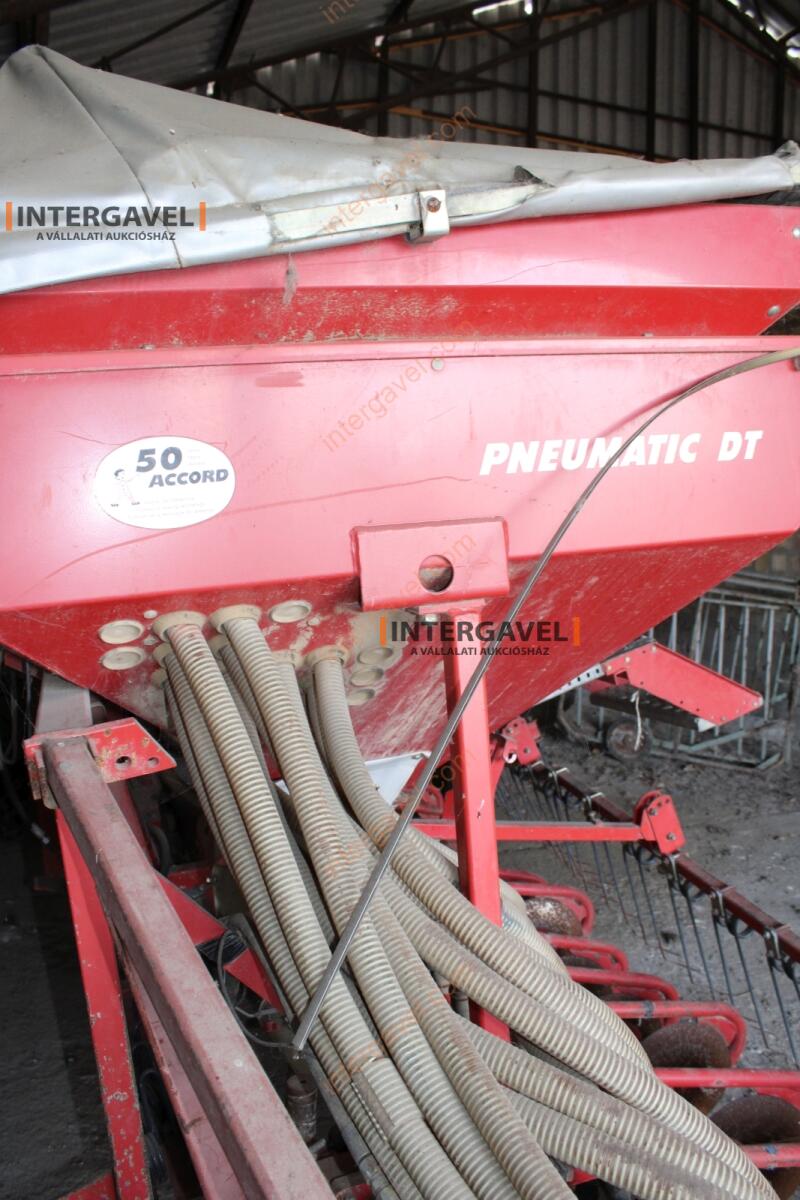 Gabonavetőgép - Kverneland 8