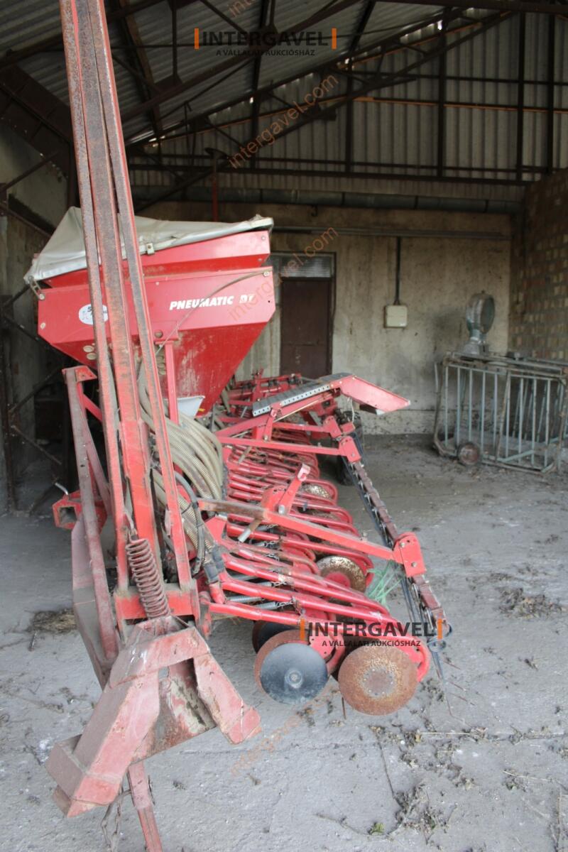 Gabonavetőgép - Kverneland 9