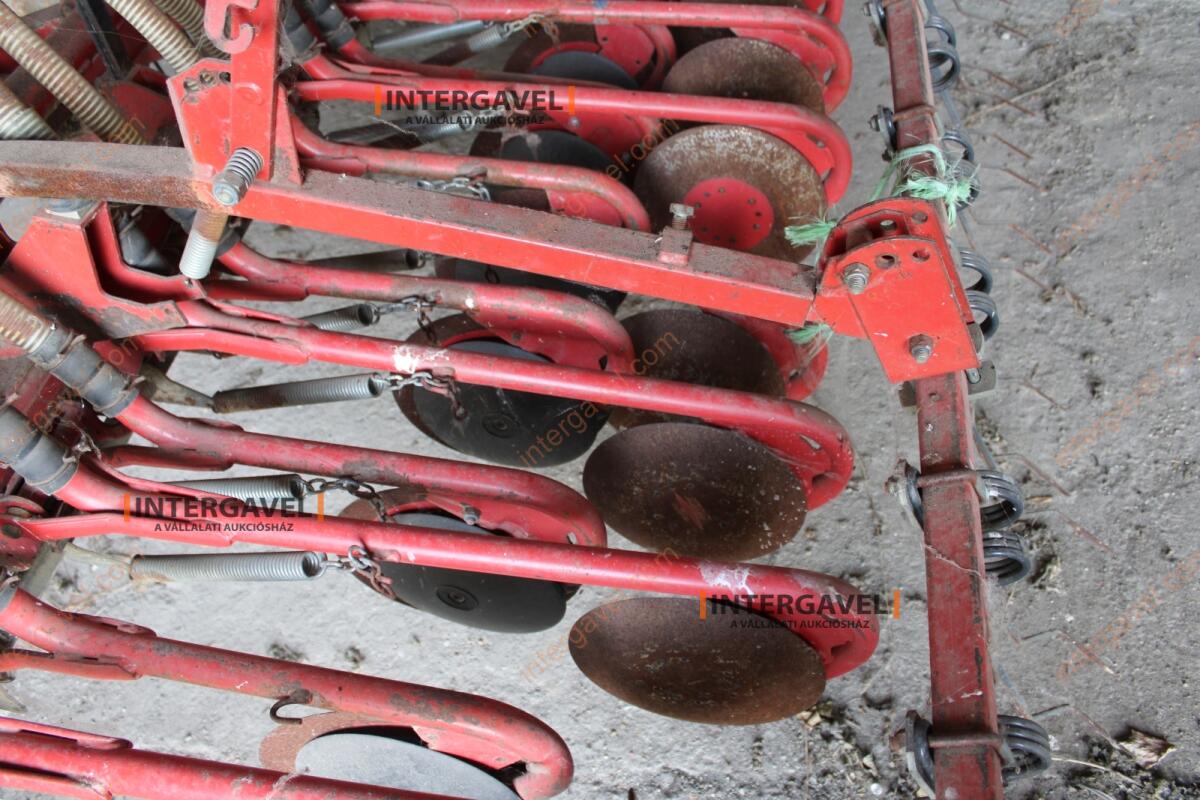 Gabonavetőgép - Kverneland 11