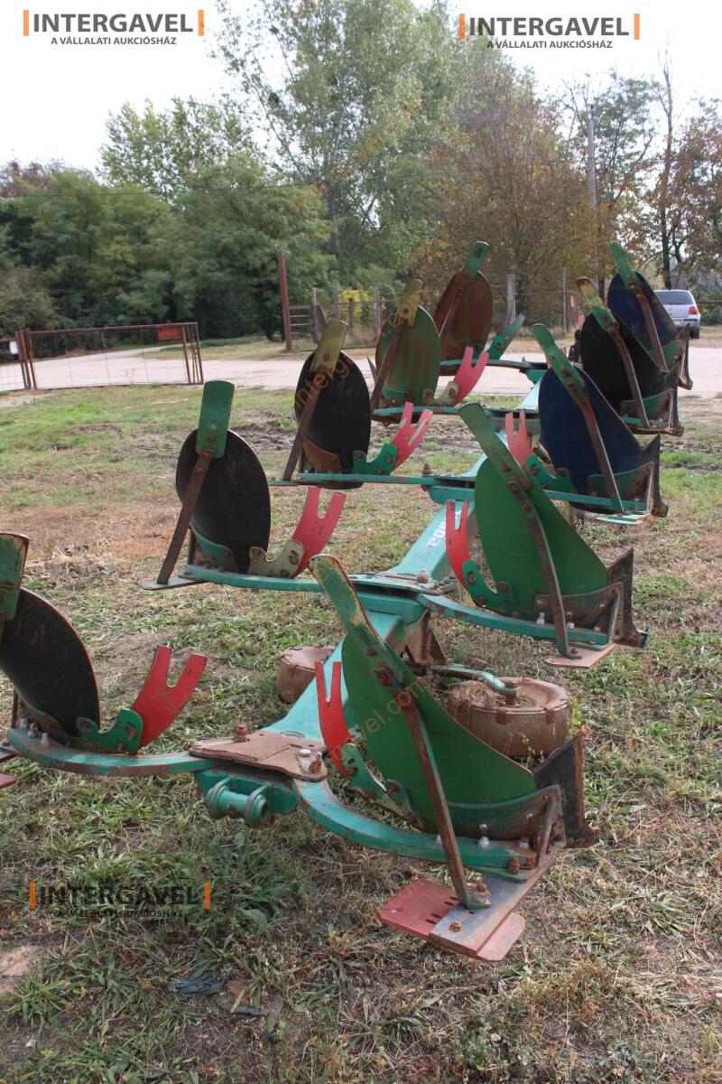 Váltvaforgató eke - Regent 9