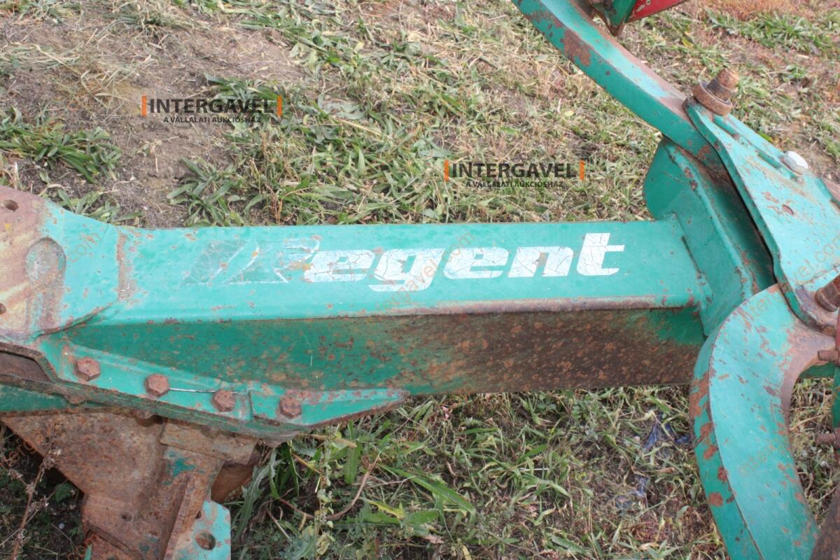 Váltvaforgató eke - Regent 11