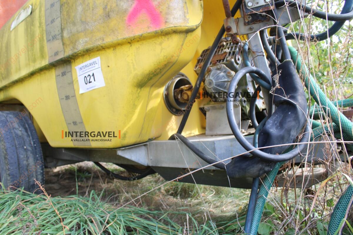 Vontatott permetező 9