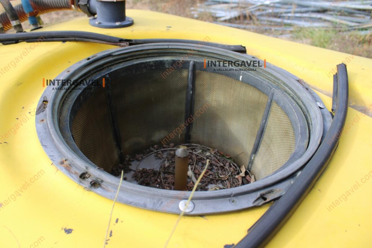 Vontatott permetező 18