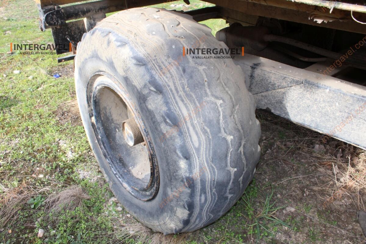 Pótkocsi- Erdőgép 12