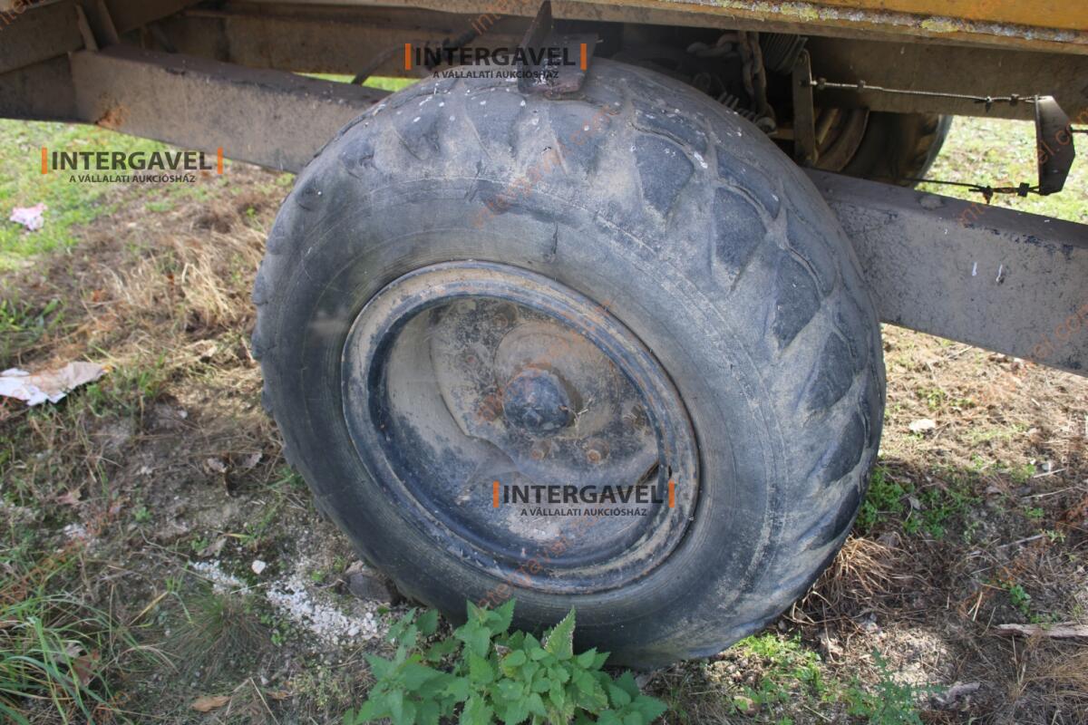 Pótkocsi- Erdőgép 18