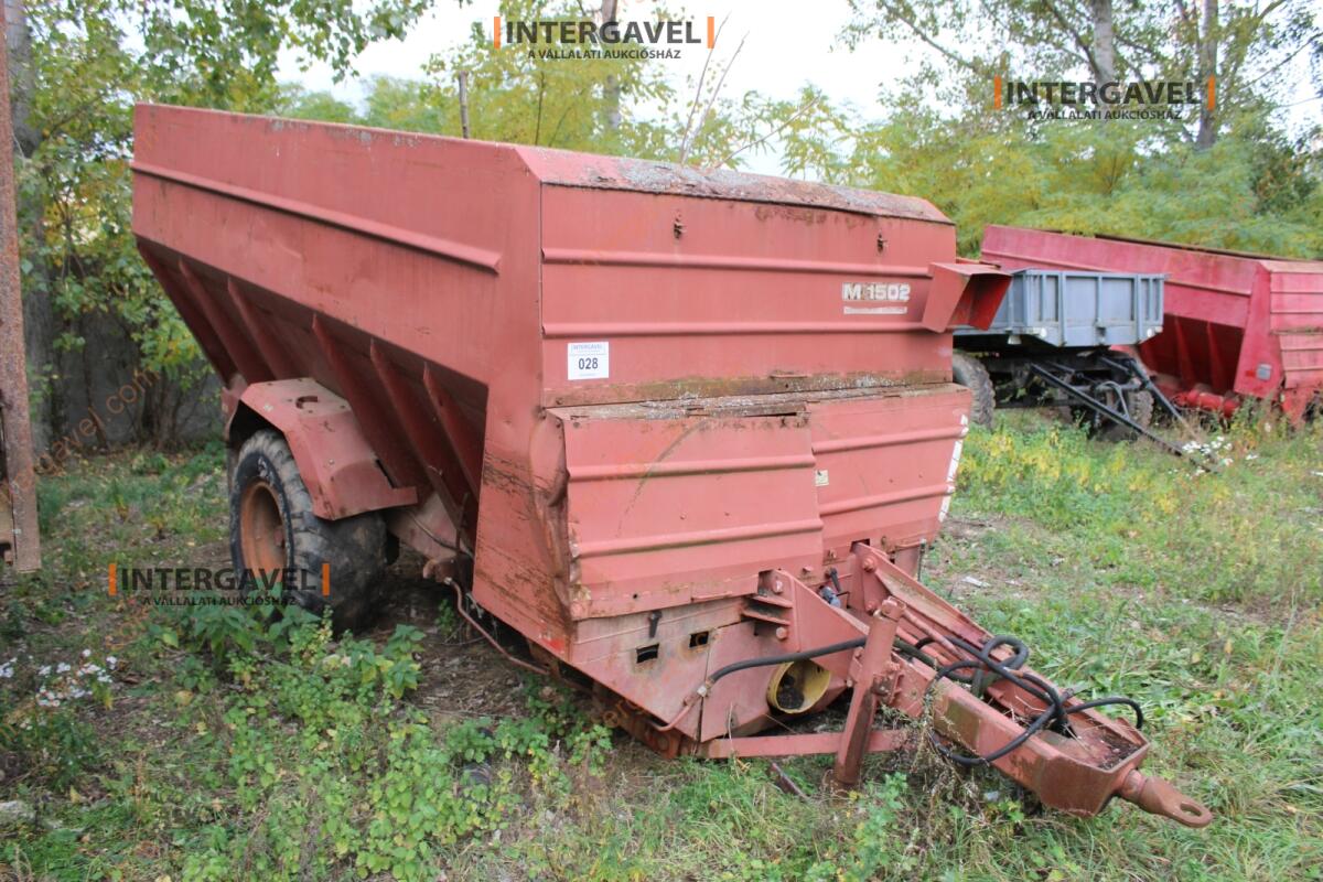 Takarmánykeverő, kiosztókocsi 2