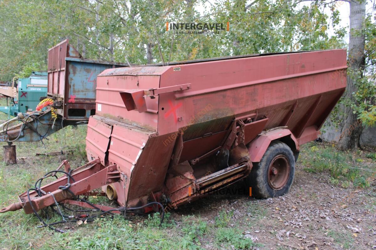 Takarmánykeverő, kiosztókocsi 5