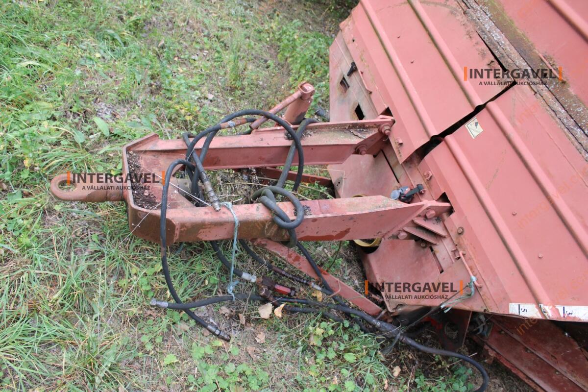 Takarmánykeverő, kiosztókocsi 6