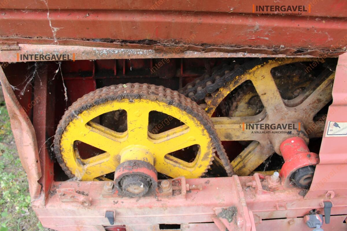 Takarmánykeverő, kiosztókocsi 7