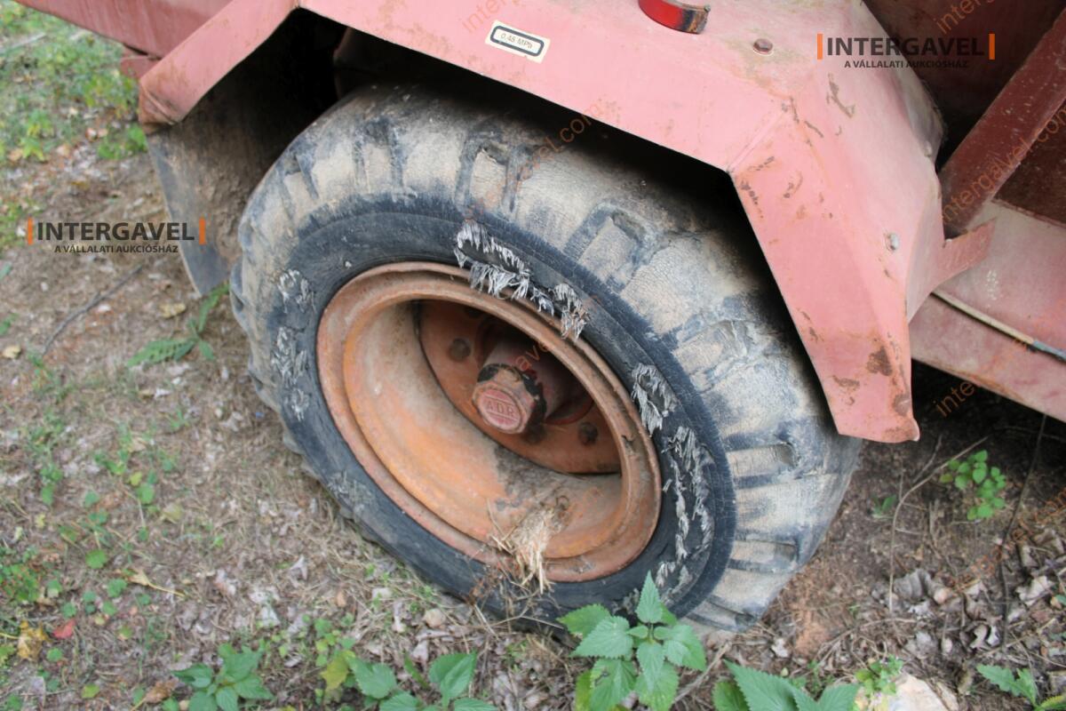 Takarmánykeverő, kiosztókocsi 9