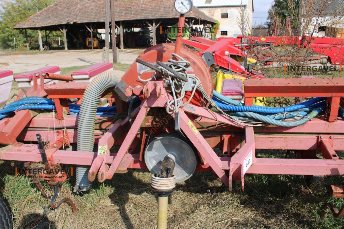 Szemenkénti vetőgép - Kverneland 5