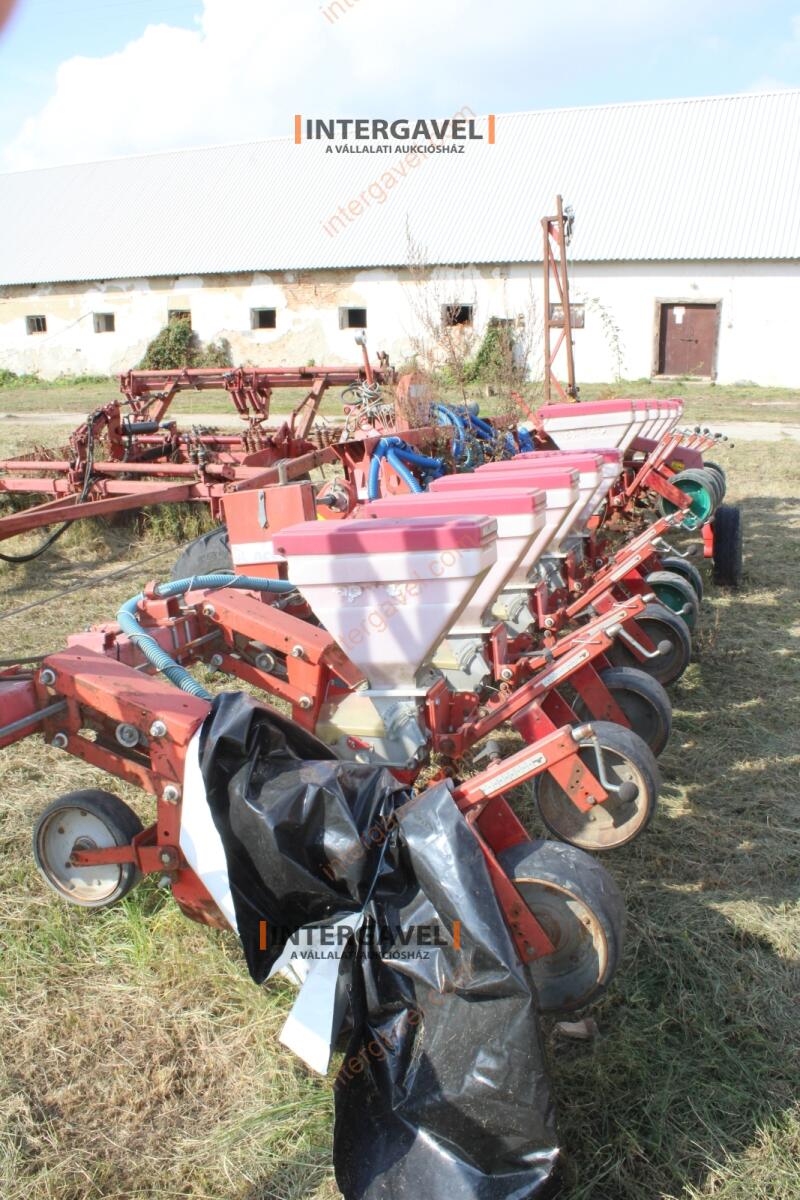 Szemenkénti vetőgép - Kverneland 9