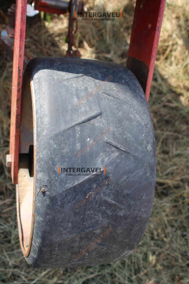 Szemenkénti vetőgép - Kverneland 11