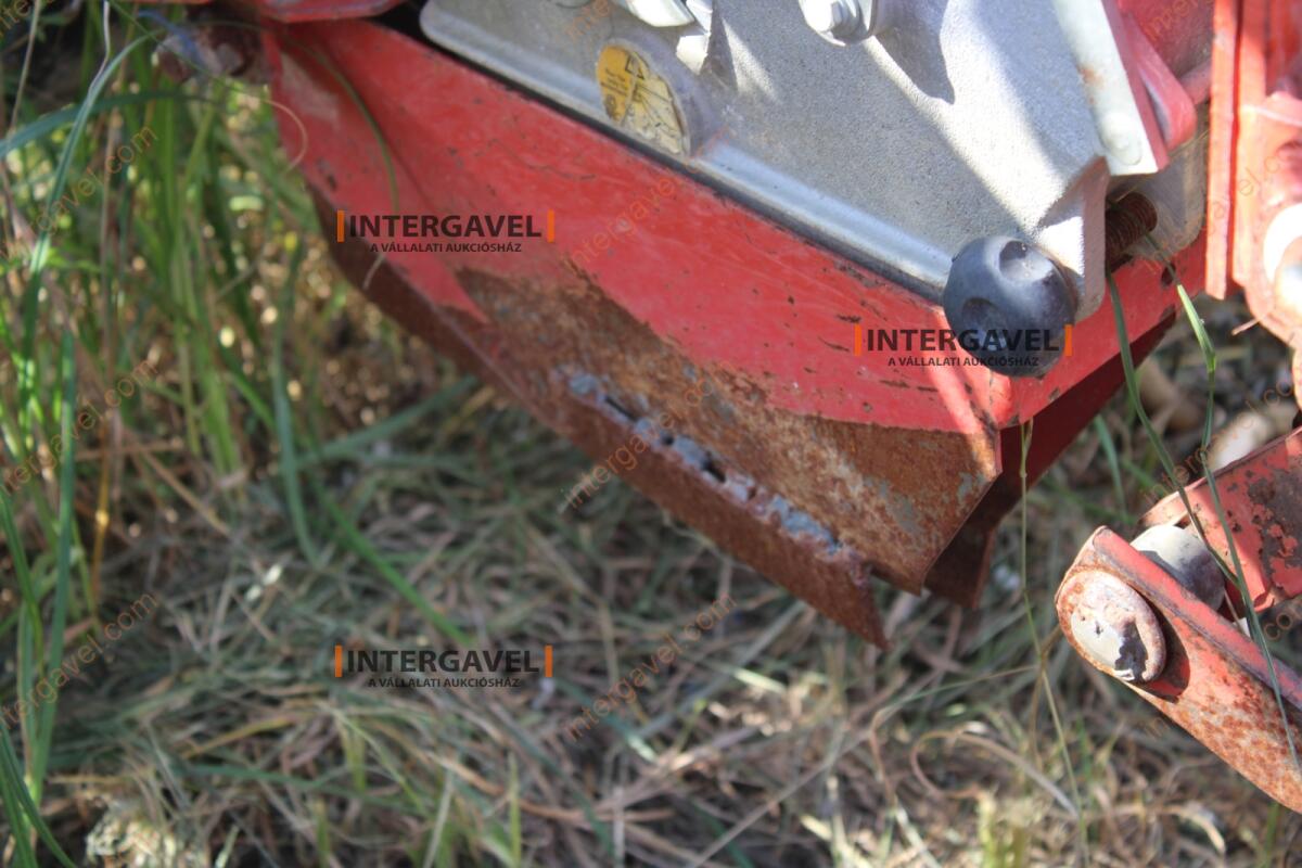 Szemenkénti vetőgép - Kverneland 16