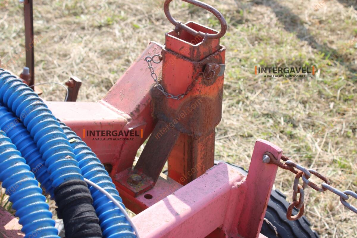 Szemenkénti vetőgép - Kverneland 19