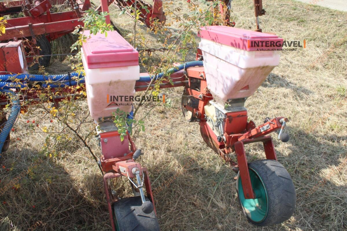 Szemenkénti vetőgép - Kverneland 21