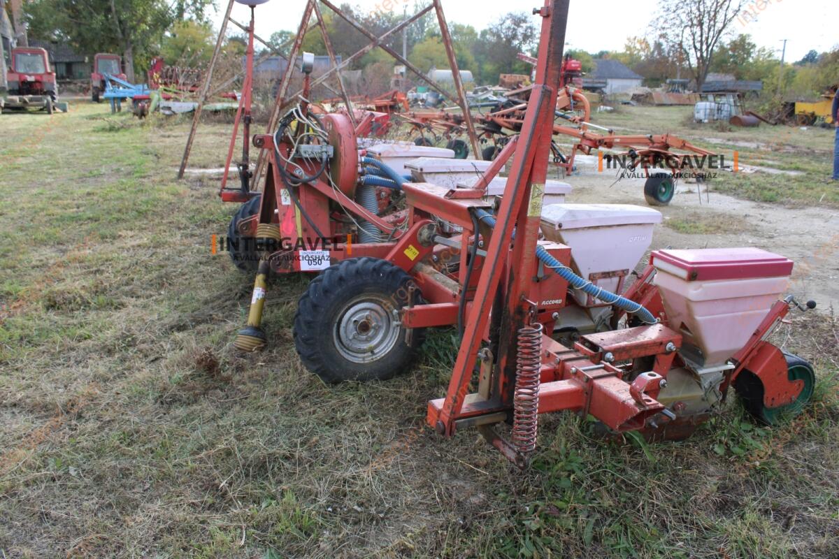 Szemenkénti vetőgép - Kvernaland