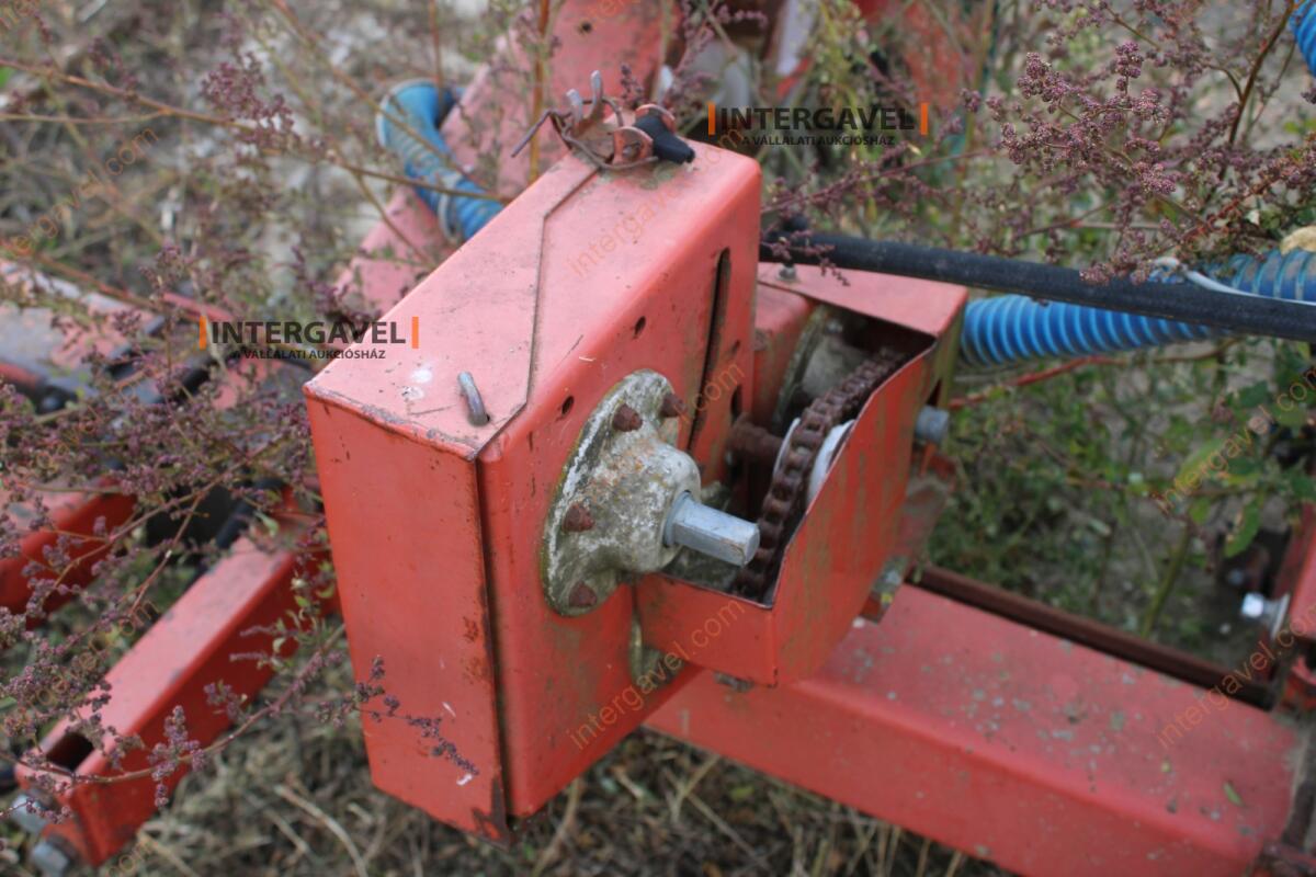 Szemenkénti vetőgép - Kvernaland 8