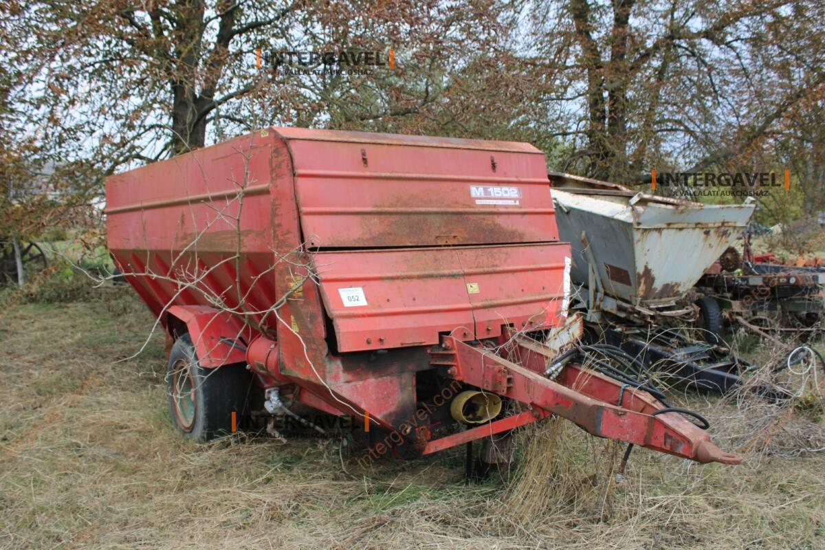 Takarmánykeverő, kiosztókocsi 2