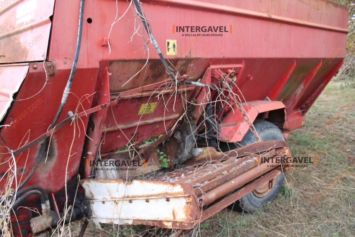 Takarmánykeverő, kiosztókocsi 5