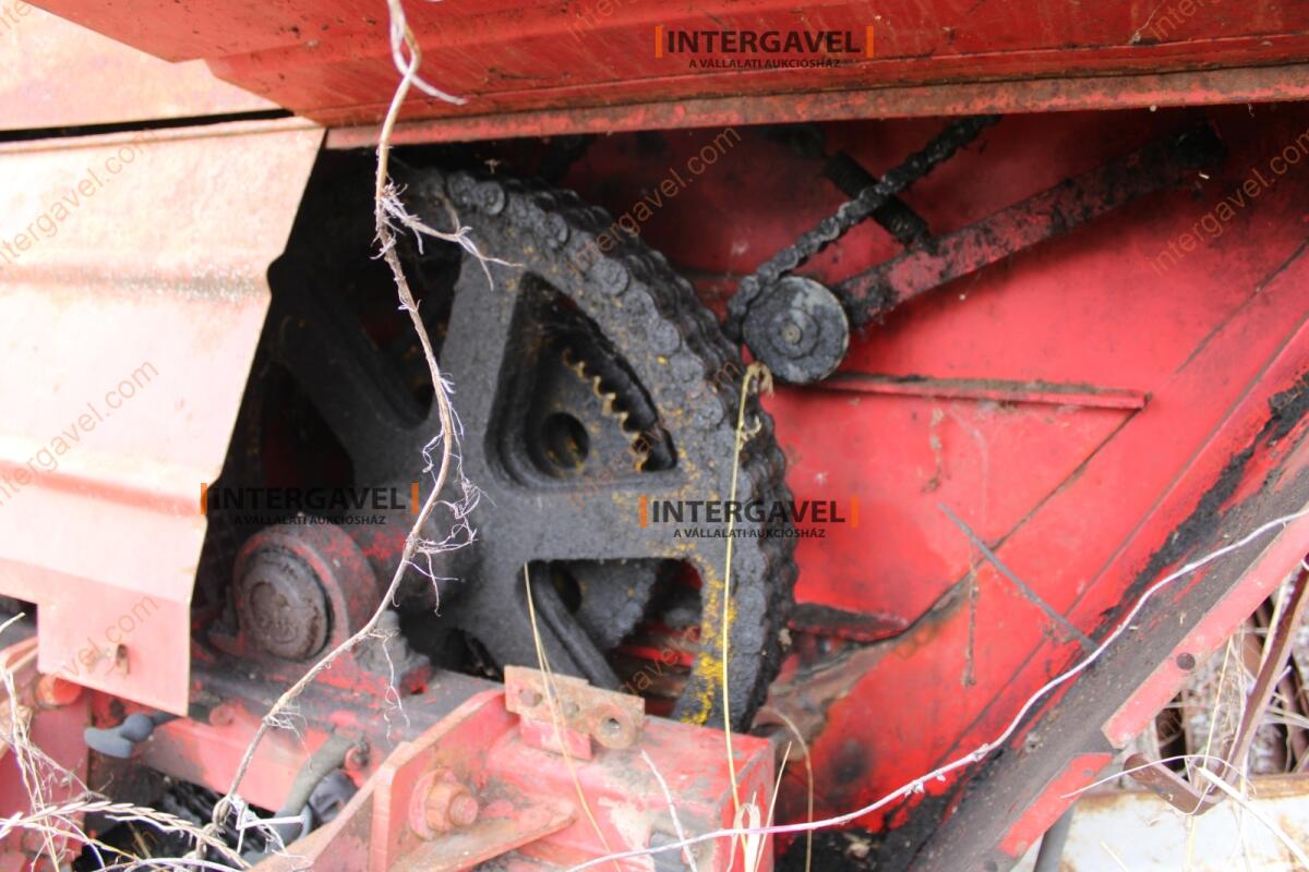 Takarmánykeverő, kiosztókocsi 16